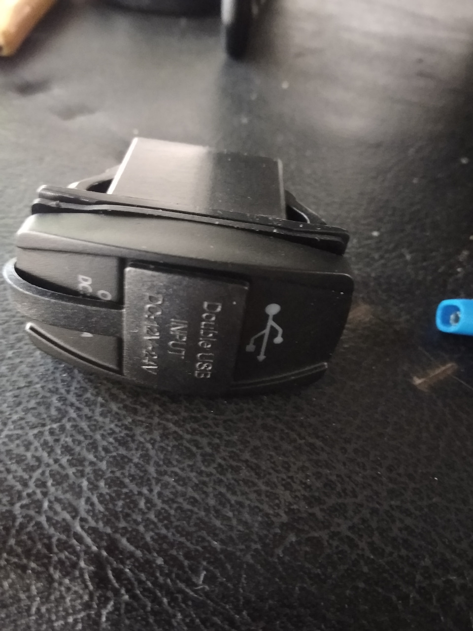 USB зарядка для пасажирів 1