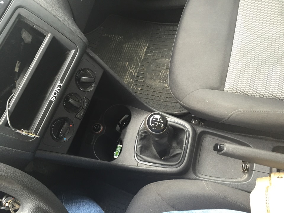 Салон старого та нового Polo Sedan 3