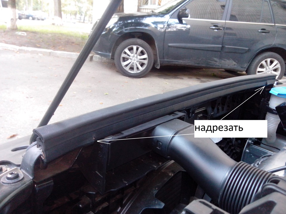 Ущільнювач під капот 1