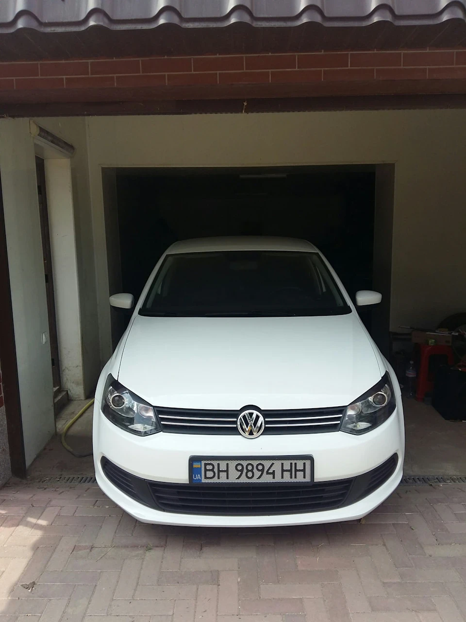 Сабвуфер у Polo sedan