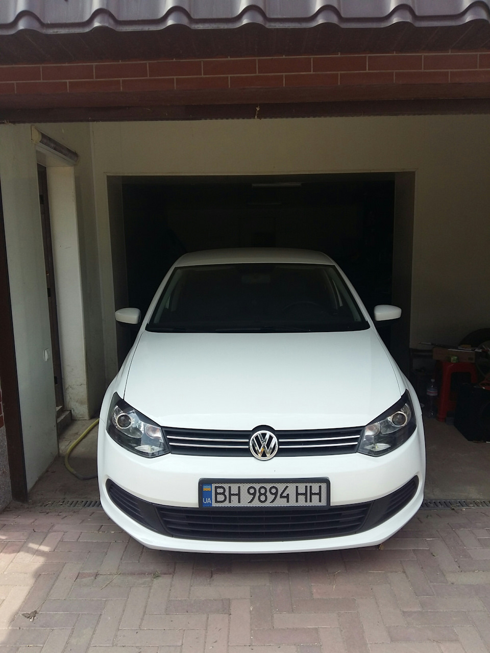 Сабвуфер у Polo sedan 1