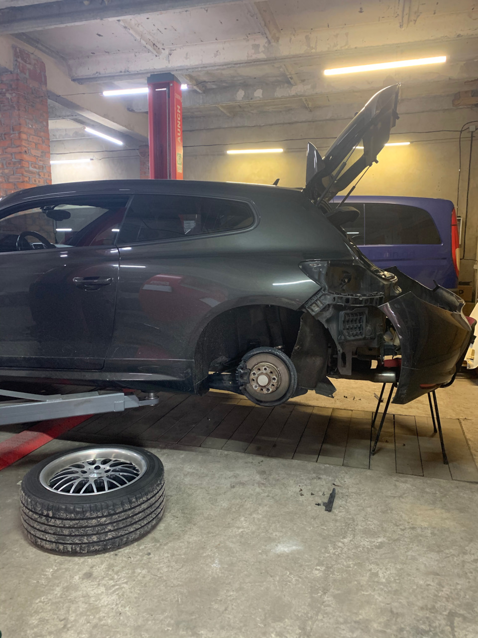 Заміна камери заднього виду для Scirocco RNS510 2