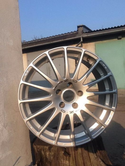OZ Superturizmo GT Bolt Epic 1