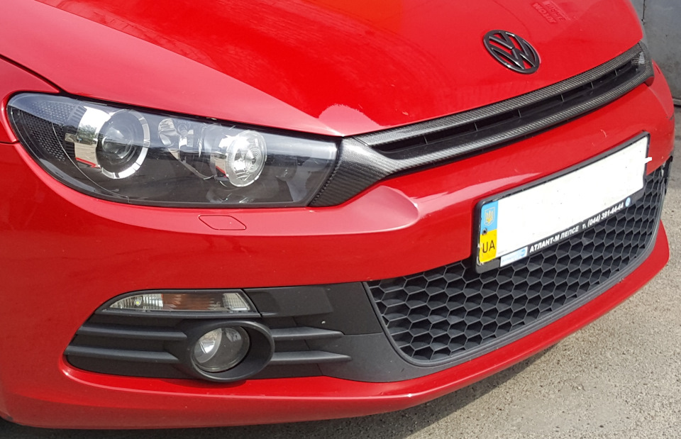 Продам решітку карбонові радіатора OSIR для Scirocco 4