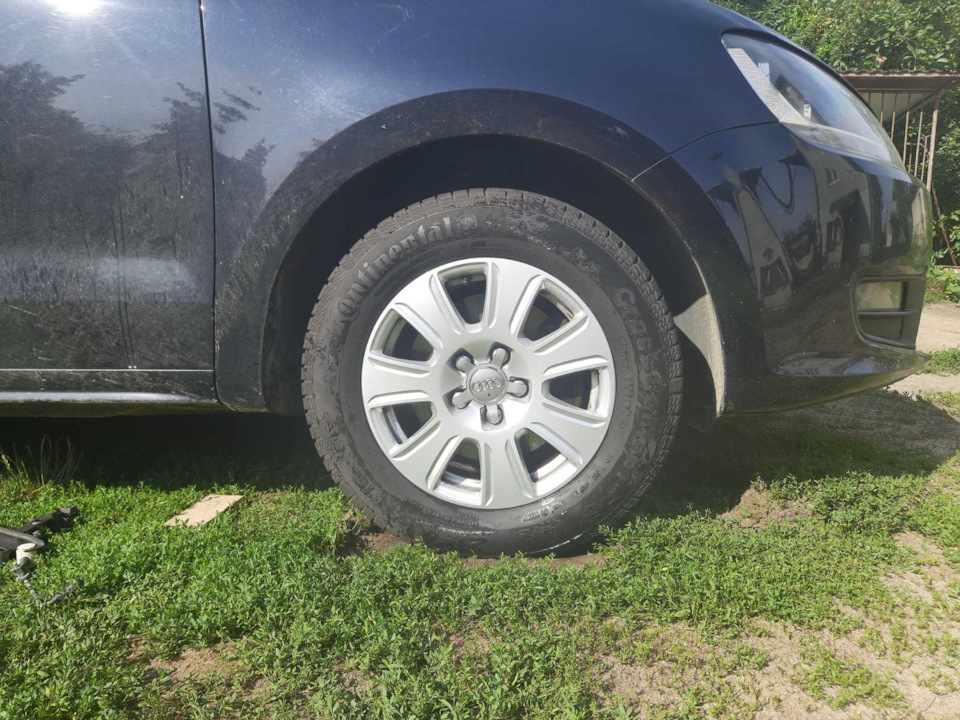 Зимові колеса Audi Q3, R16 5x112 6.5J ET33 Dia 57.1 мм з гумою 215/65R16 2