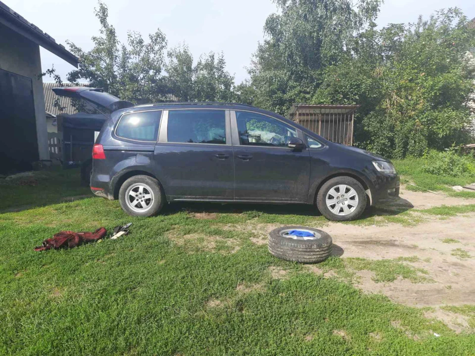 Зимові колеса Audi Q3, R16 5x112 6.5J ET33 Dia 57.1 мм з гумою 215/65R16