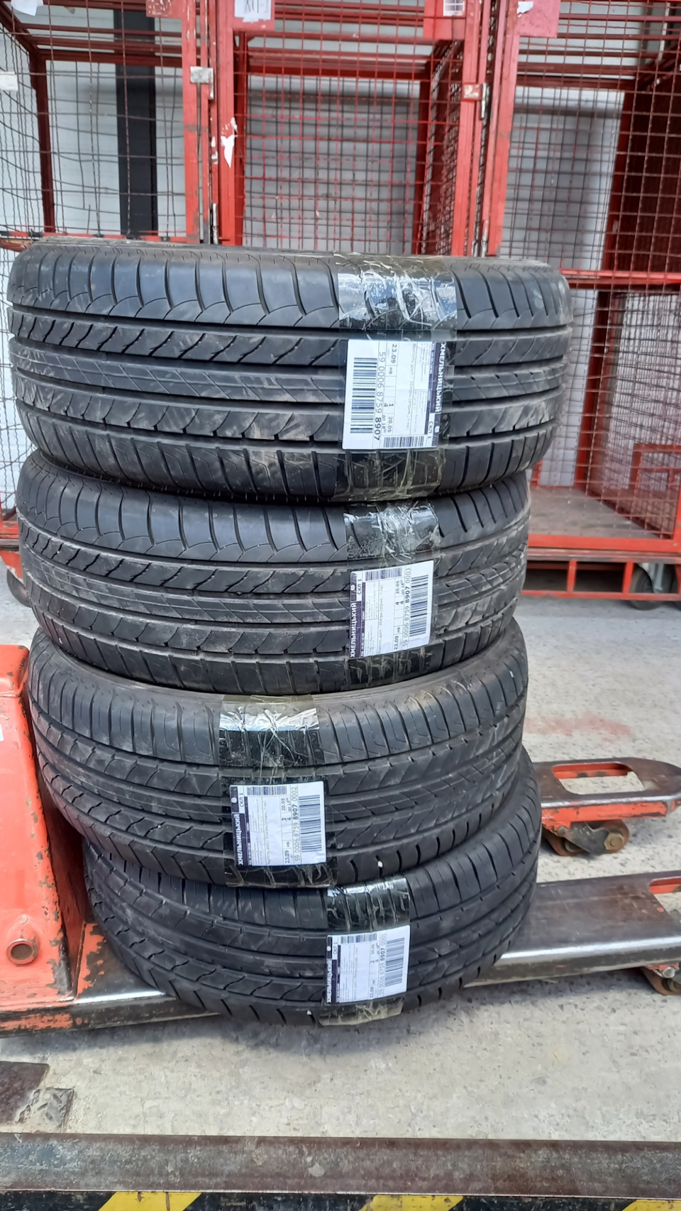 Dezent tz gr + Goodyear 235/55 17 3