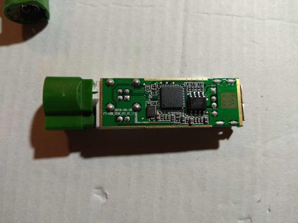 Що всередині USB роз'єму VAG? 4