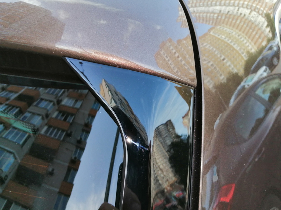 Накладки на заднє скло Tiguan 5