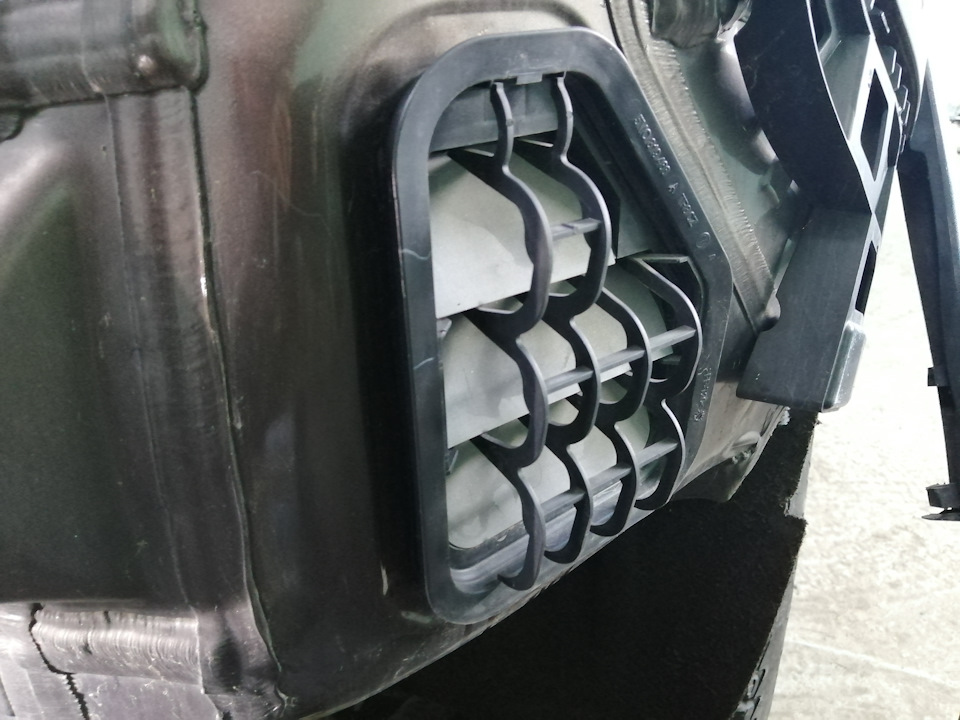Встановлено Side Assist на радарах 5Q0 у Tiguan 3