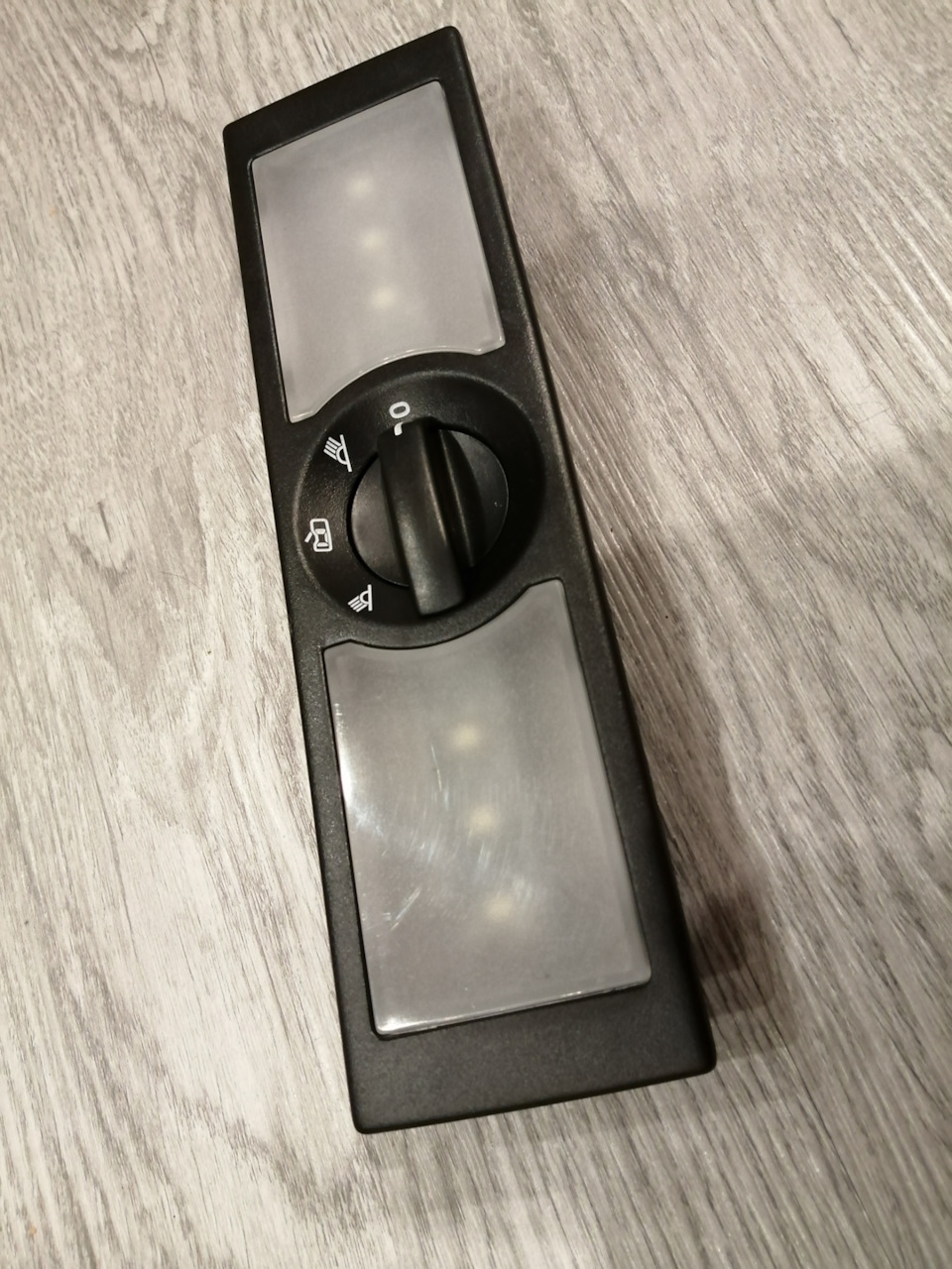 Заводський LED задній плафон 1