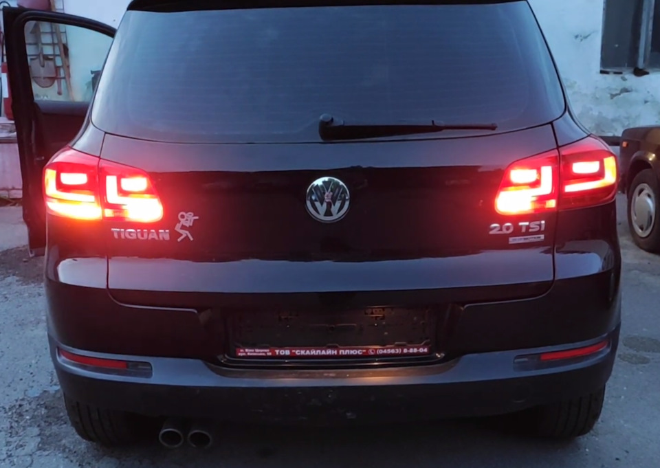 Tiguan USA - жовті повороти своїми руками 5