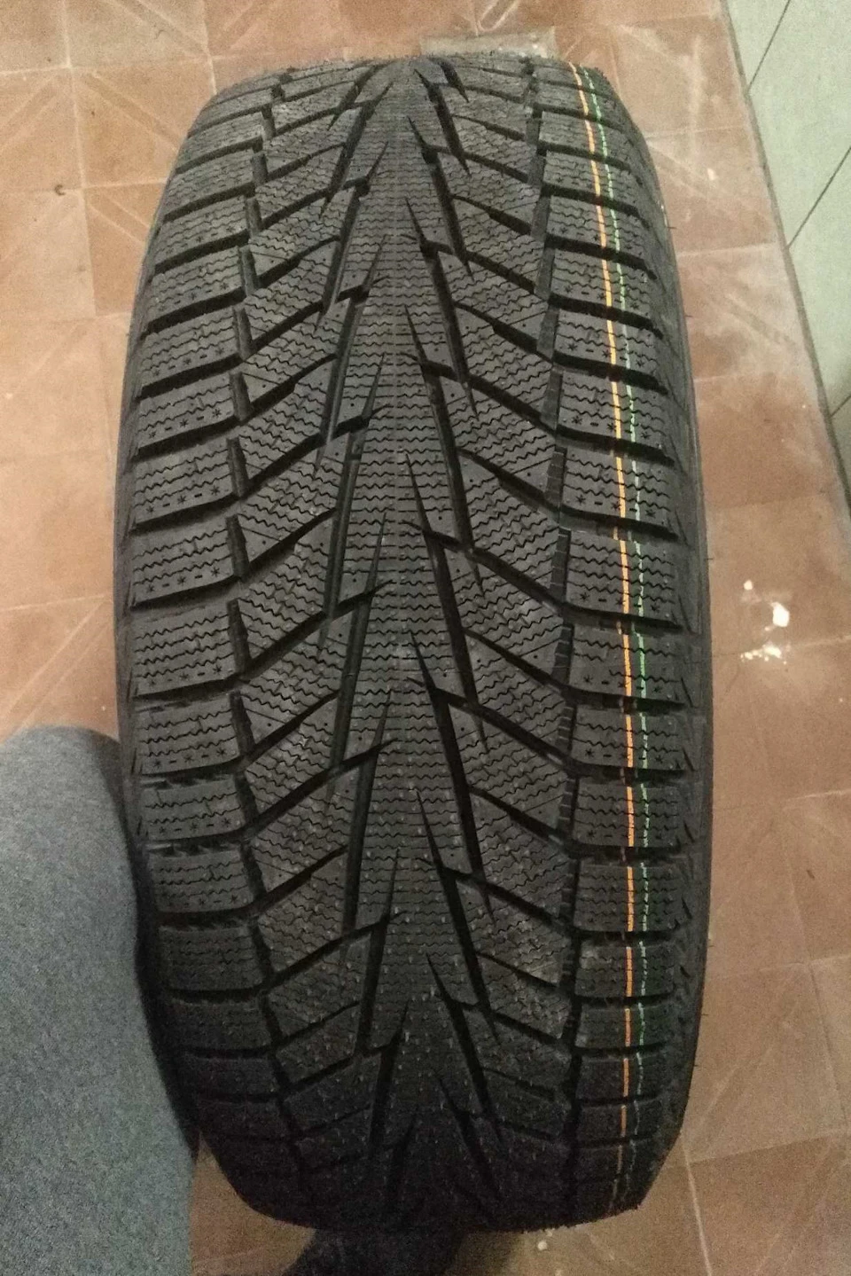 Зимові шини Hankook winter icept iz2 w616