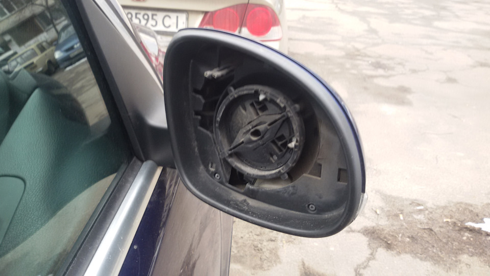Друкували пост. Вкрали вкладиші дзеркал заднього виду 2