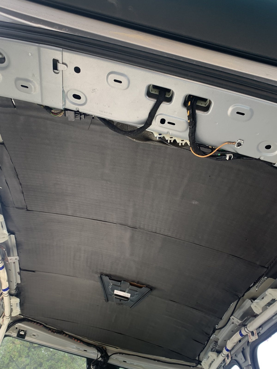 RSE(Rear Seat Entertainment) в стелю 4