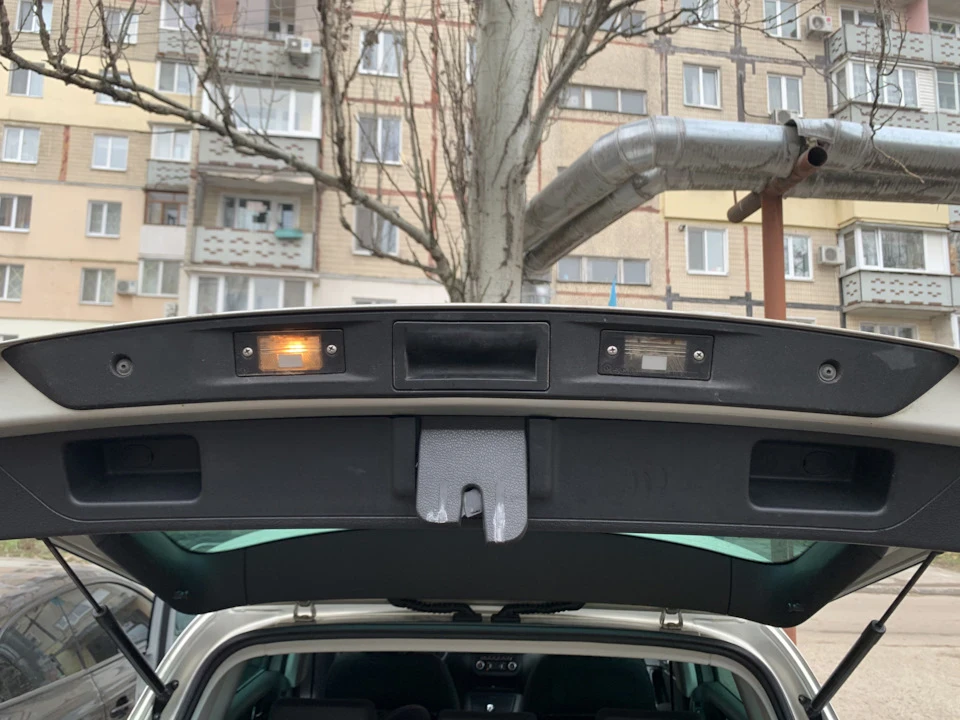 LED підсвічування номерного знака