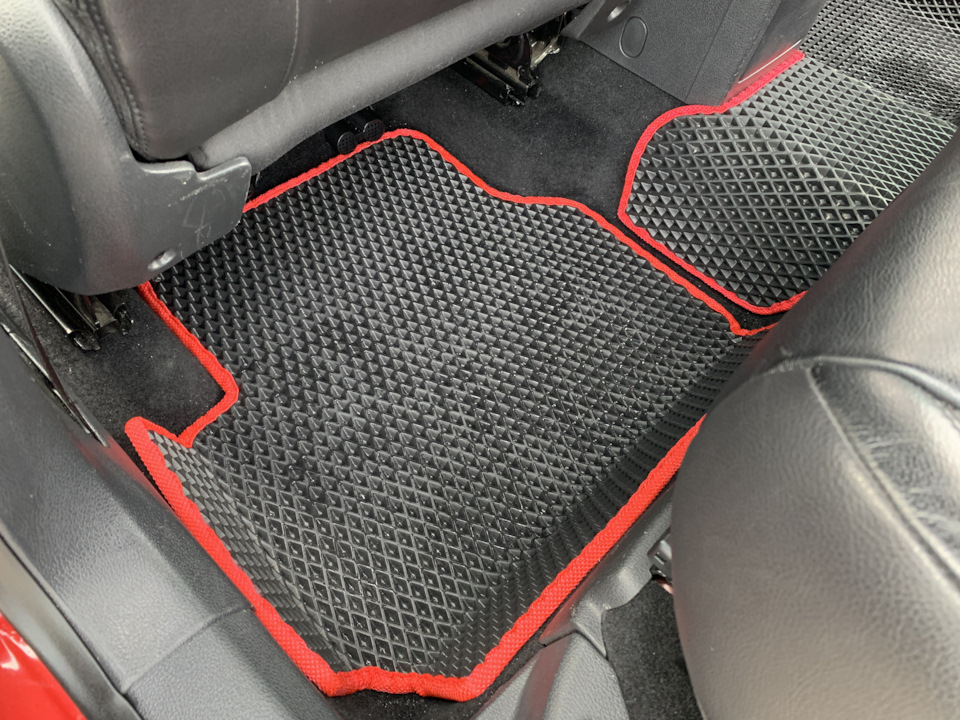 VW Tiguan《Intelligent》: Килимки Eva 3D в салон та багажник 5