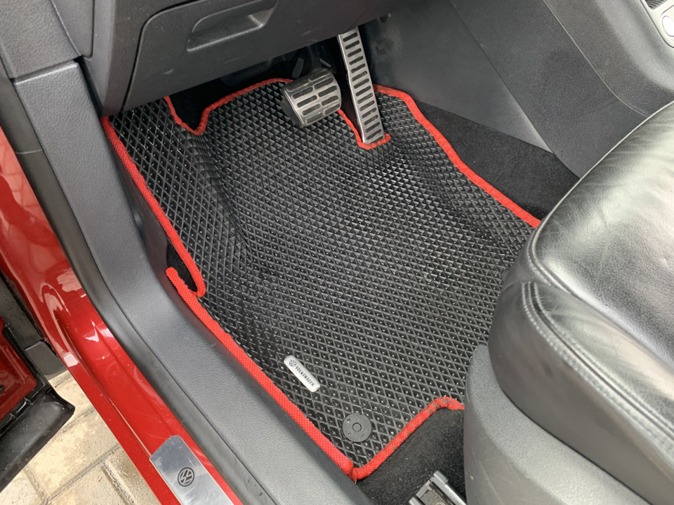 VW Tiguan《Intelligent》: Килимки Eva 3D в салон та багажник 3