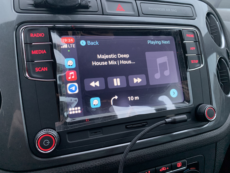 VW Tiguan《Intelligent》: Магнітола RCD-410 Pro з Apple CarPlay 3