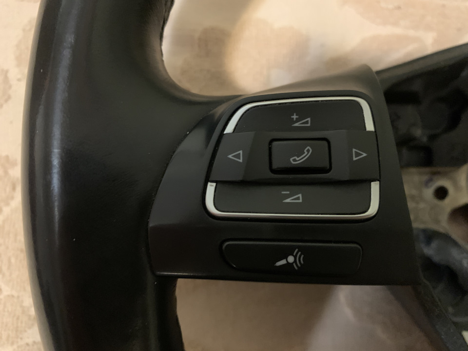 VW Tiguan《Intelligent》: Нове кермо з пелюстками 2