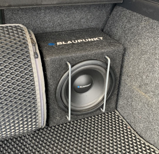 VW Tiguan《Intelligent》: Грати сабвуфера 3
