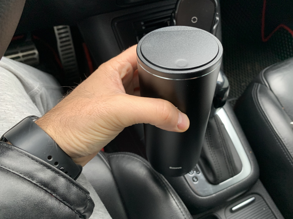 VW Tiguan《Intelligent》: Урна Baseus в авто 3