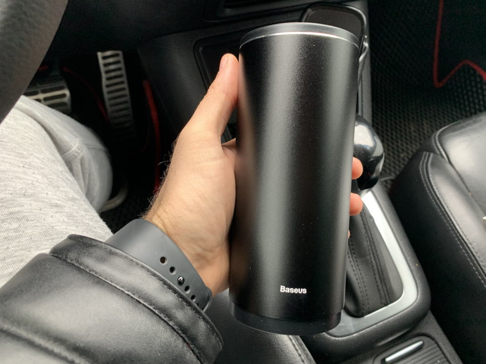 VW Tiguan《Intelligent》: Урна Baseus в авто 2