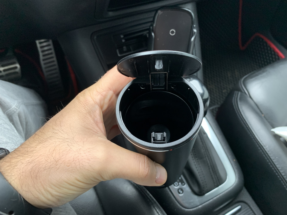 VW Tiguan《Intelligent》: Урна Baseus в авто 4