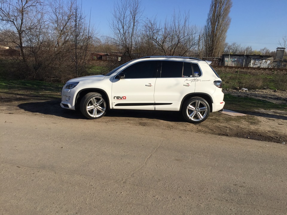 Mallory + Dunlop SP Sport MAXX GT 4