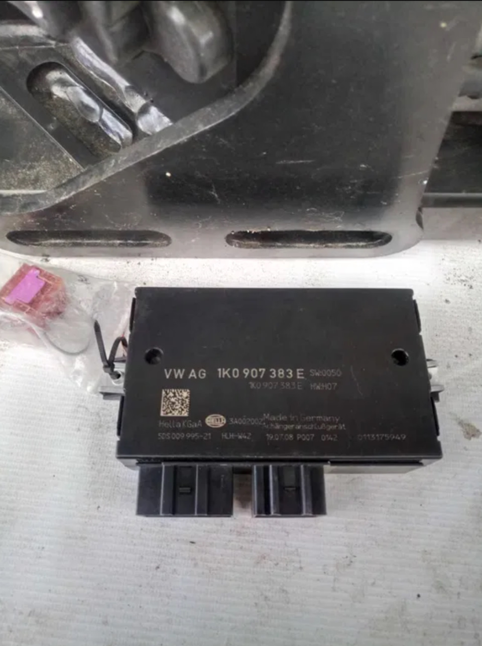 Встановлення фаркопа VW Tiguan рестайл 5N0 803 880 F 3