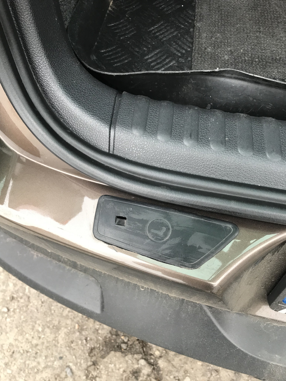 Встановлення фаркопа VW Tiguan рестайл 5N0 803 880 F 4