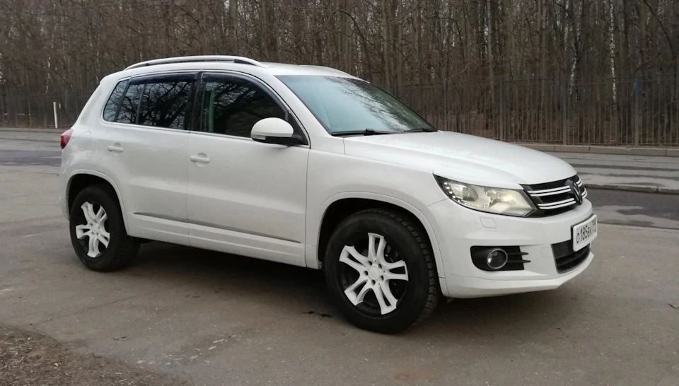 Фарбування чорного пластику в колір кузова. Tiguan 1G