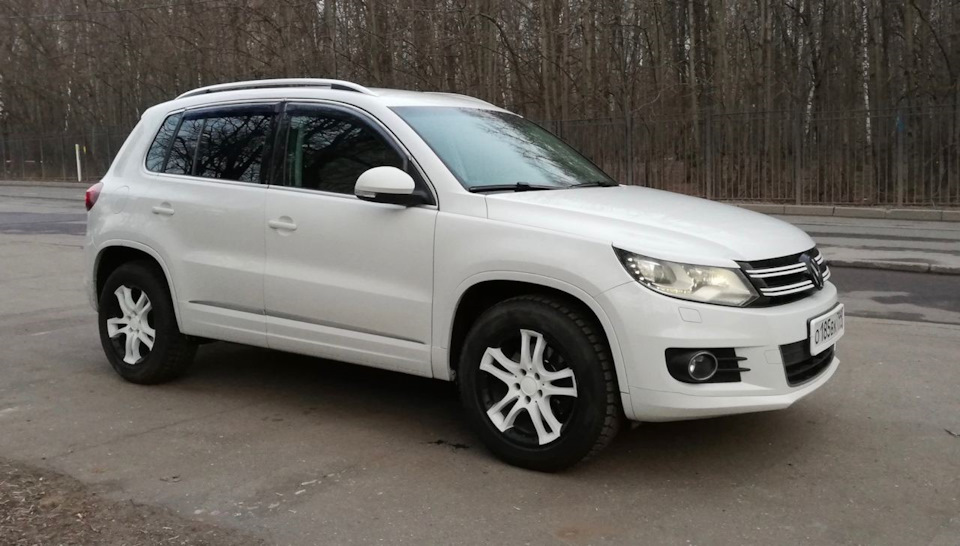 Фарбування чорного пластику в колір кузова. Tiguan 1G 1