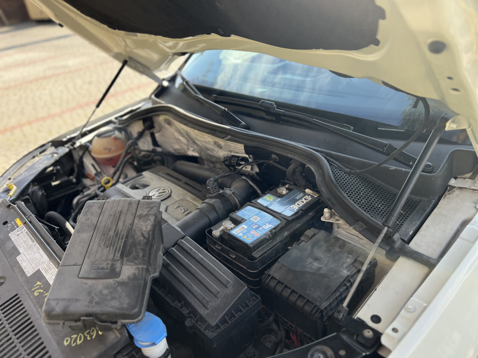 Заміна акумулятора. Tiguan 1G 3