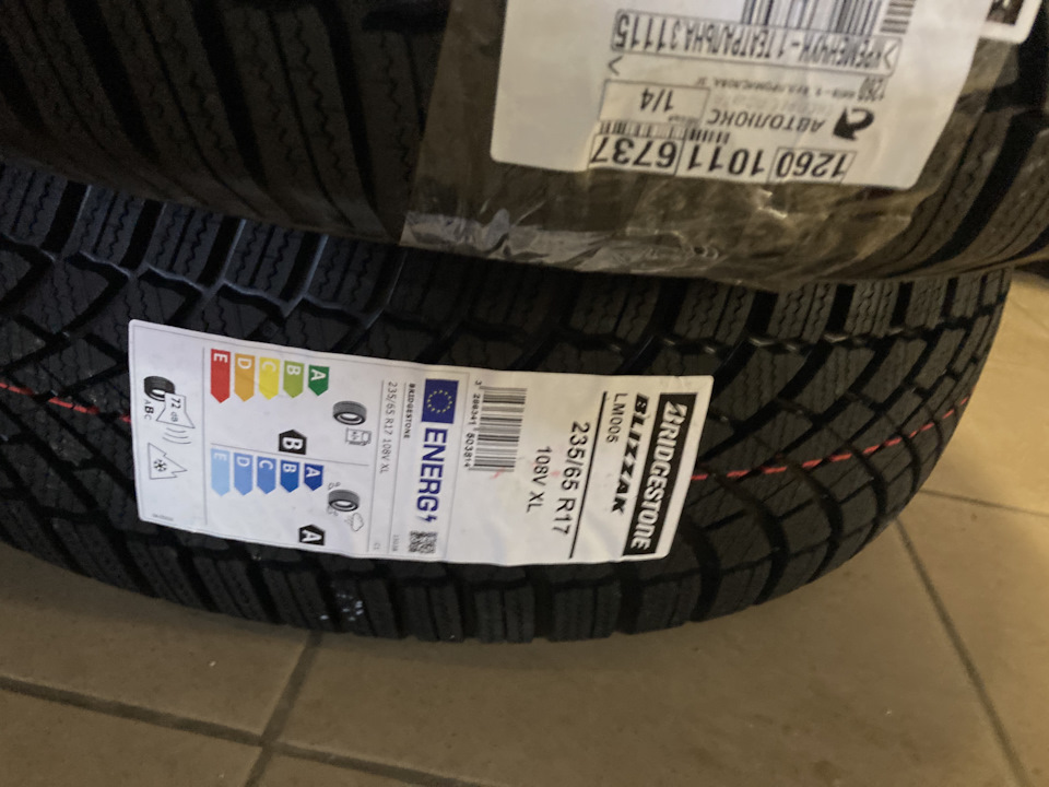 Bridgestone Blizzak LM005 235/65 R17 108VXL 4