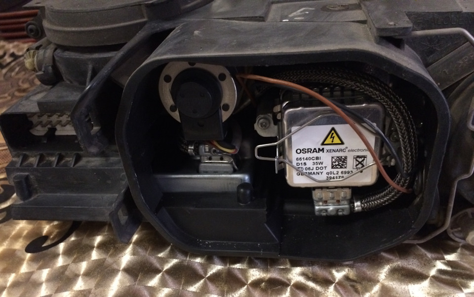 Заміна ламп на OSRAM Clasic 66140CLC D1S 2