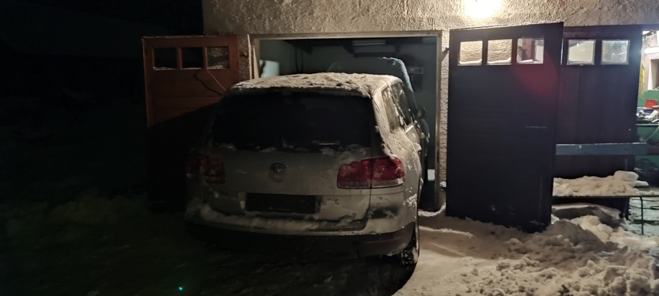 Розколупав горішок, дістав поршень. 3