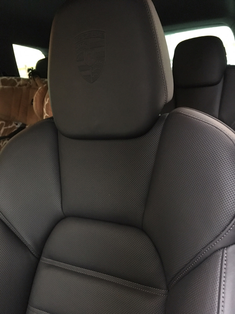Встановив новий салон від Porsche cayenne 1