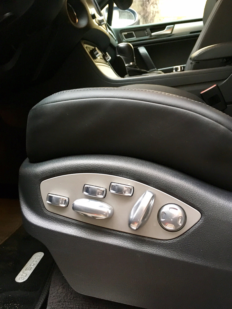 Встановив новий салон від Porsche cayenne 4
