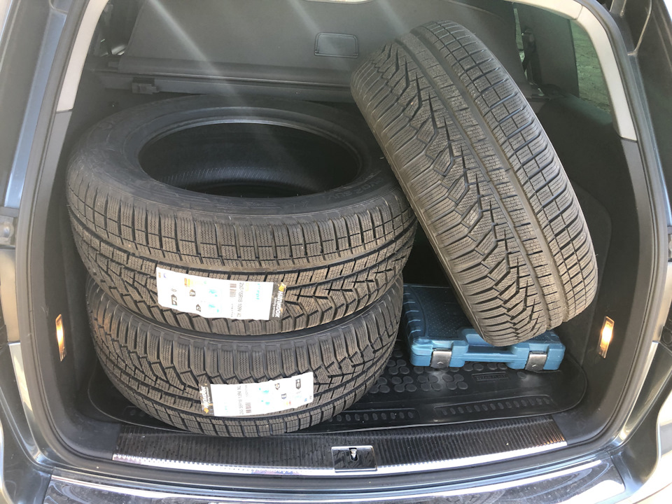 Гума на зиму Hankook 255/55 R18 2