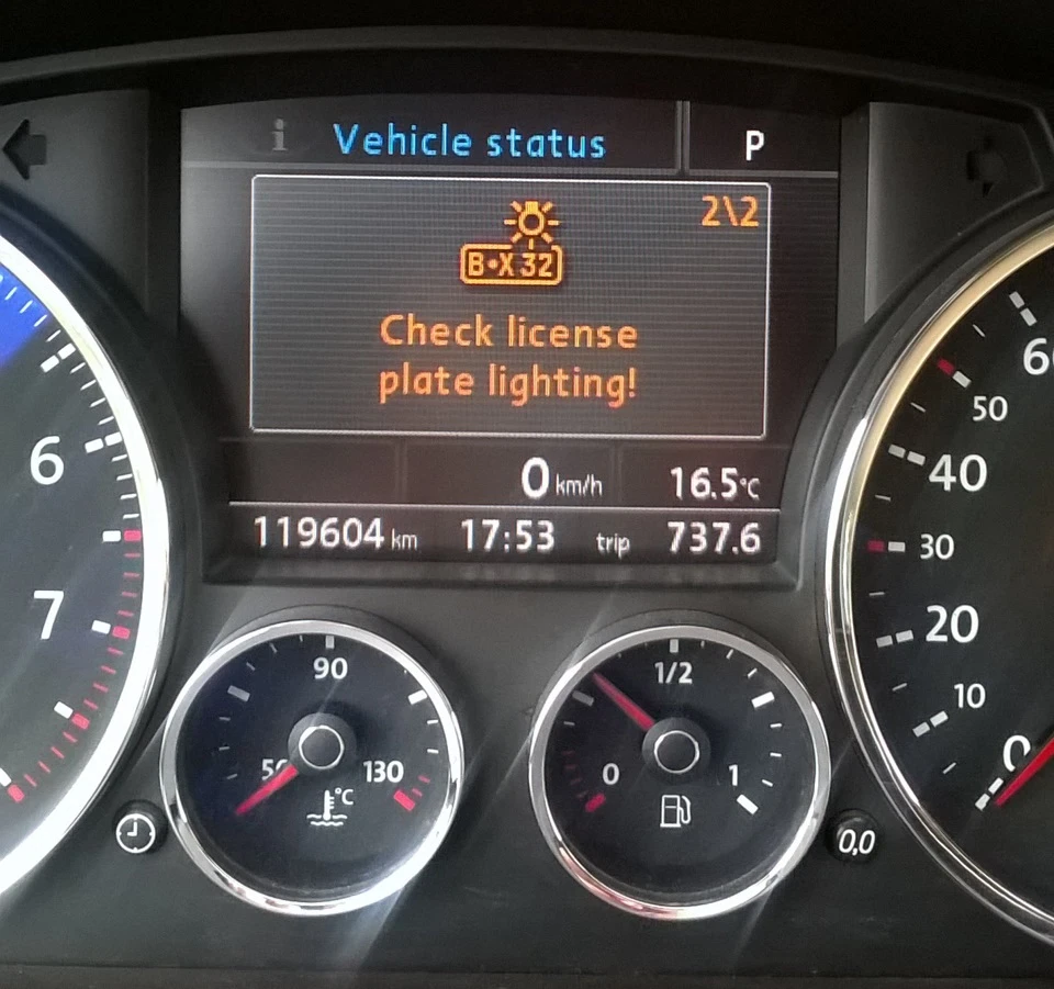 Помилка check license plate light