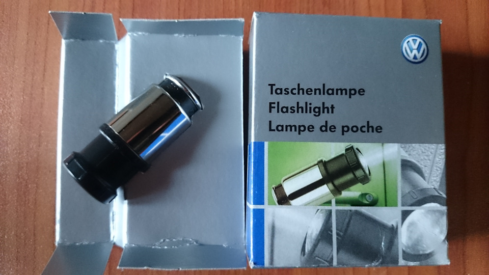 #1 LED ліхтарик VAG у прикурювач 2
