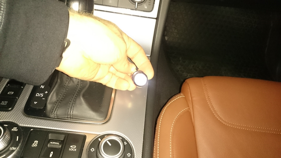 #1 LED ліхтарик VAG у прикурювач 3