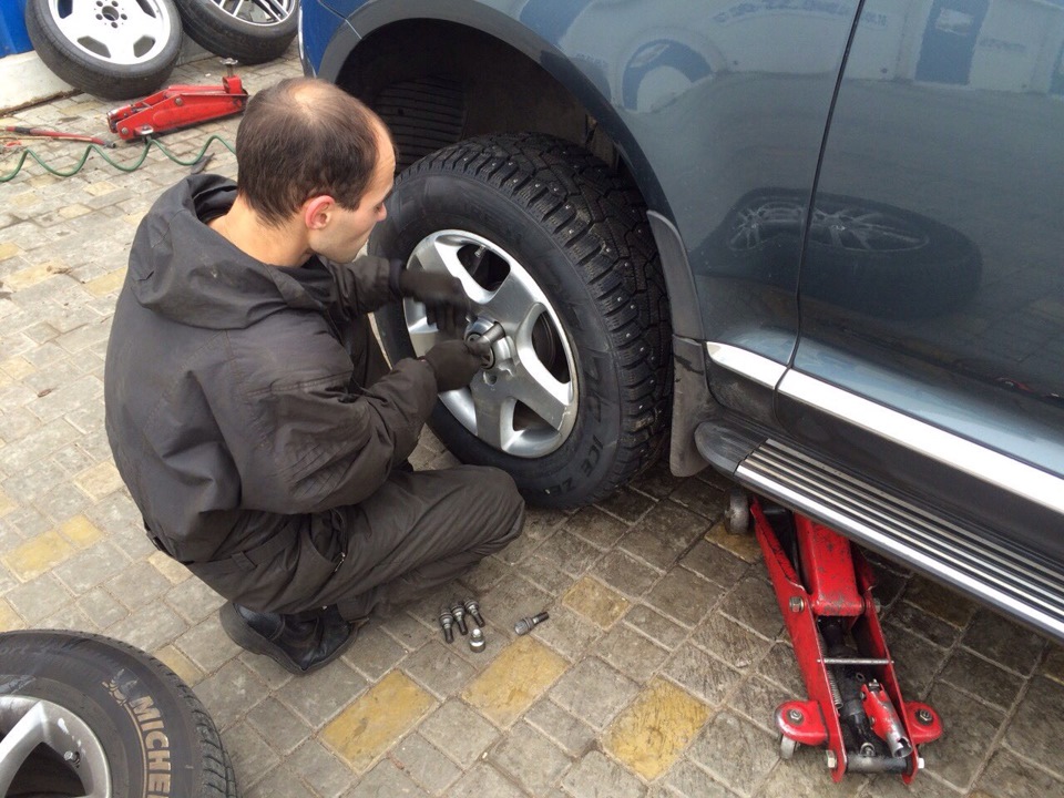 Pirelli Ice Zero 235/65 R17 108T 5