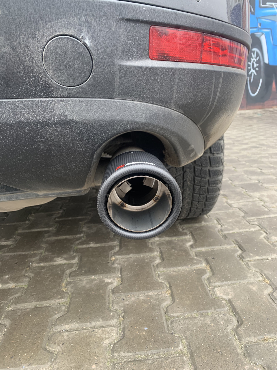 Akrapovic - маленькі)) 2