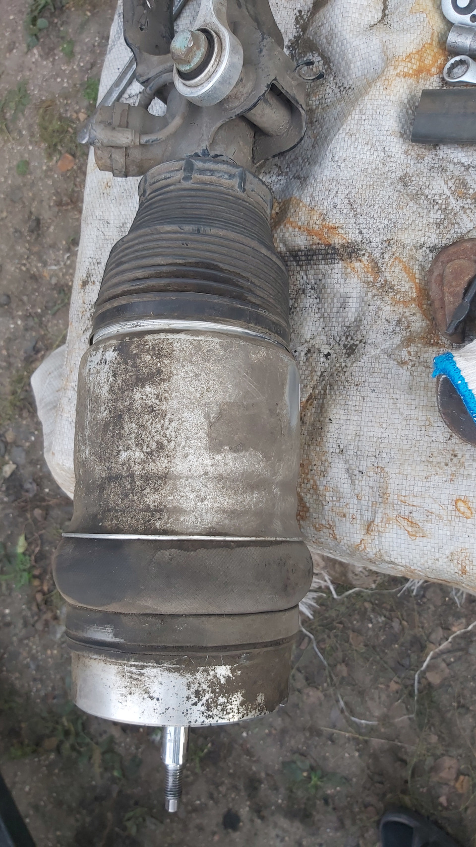 Заміна пильовиків передніх стійок 5