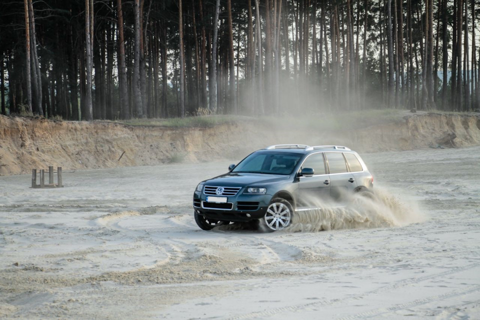 Volkswagen Touareg V 10 BI turbo 2
