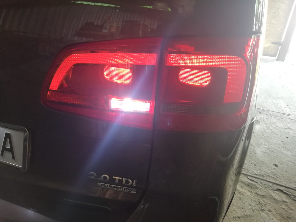 Обробив арки антикором, встановив LED 5