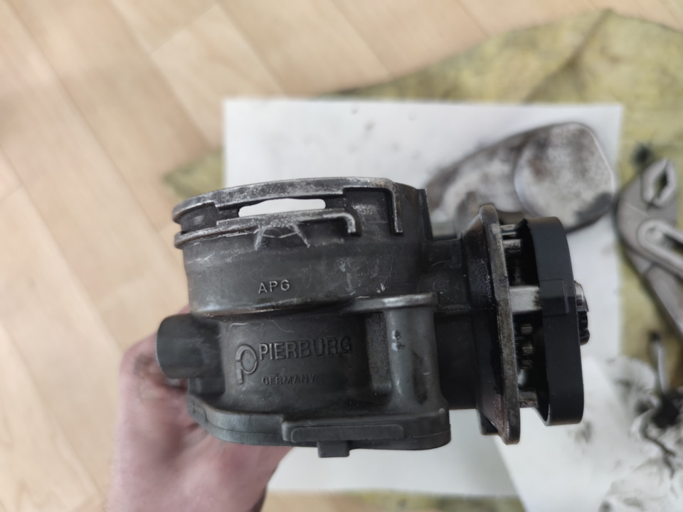 Дросільна заслінка TDI 2.0 03G 128 063 B. Олія в механізмі заслінки 5
