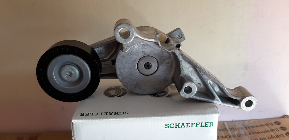 Зміна натягувача з роликом, полікліновий ремінь генератора. 1